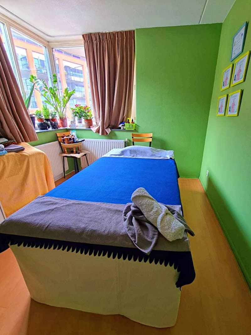 Traditionele thai massage Puenthai schiedam Schiedam photo