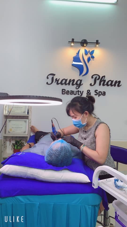 Trang Phan Quận Bình Tân photo