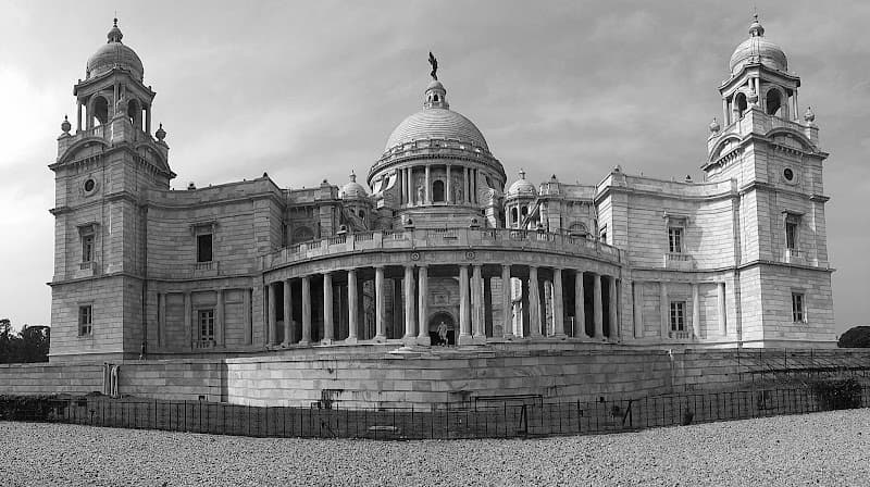 Treebo Premium Tahoora International Kolkata photo