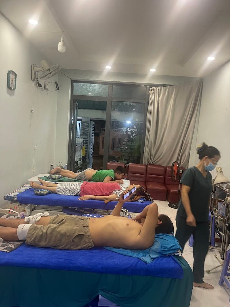 Trung tâm chăm sóc sức khỏe xoa bóp bấm huyệt vật lý trị liệu Vân Cường Quận Đống Đa photo