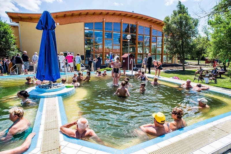 Turkeve Termal es Elmenyfurdo Túrkeve photo