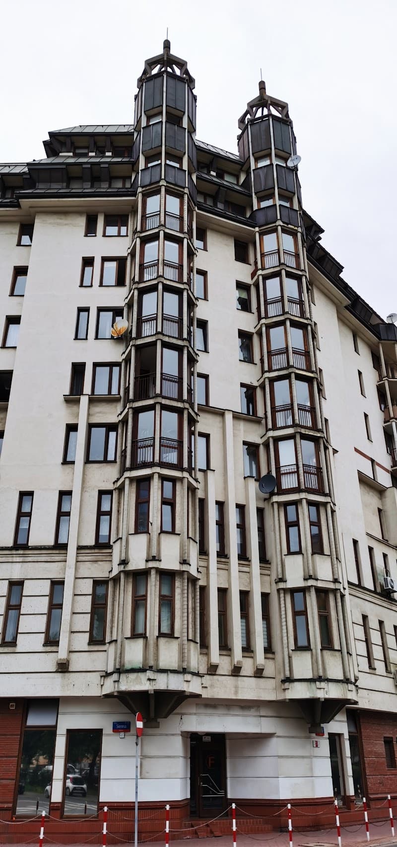TWARDA 44 Warszawa photo