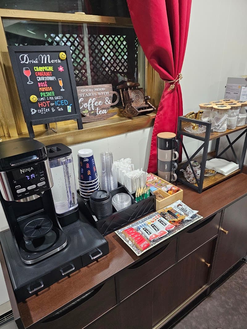 Underground May's Spa-Leesburg (Nail, Facial, Massage) photo