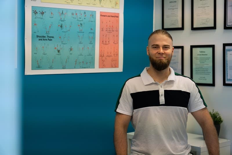 Urheiluhieroja Personal Trainer Samu Vilkman Hyvinkää photo