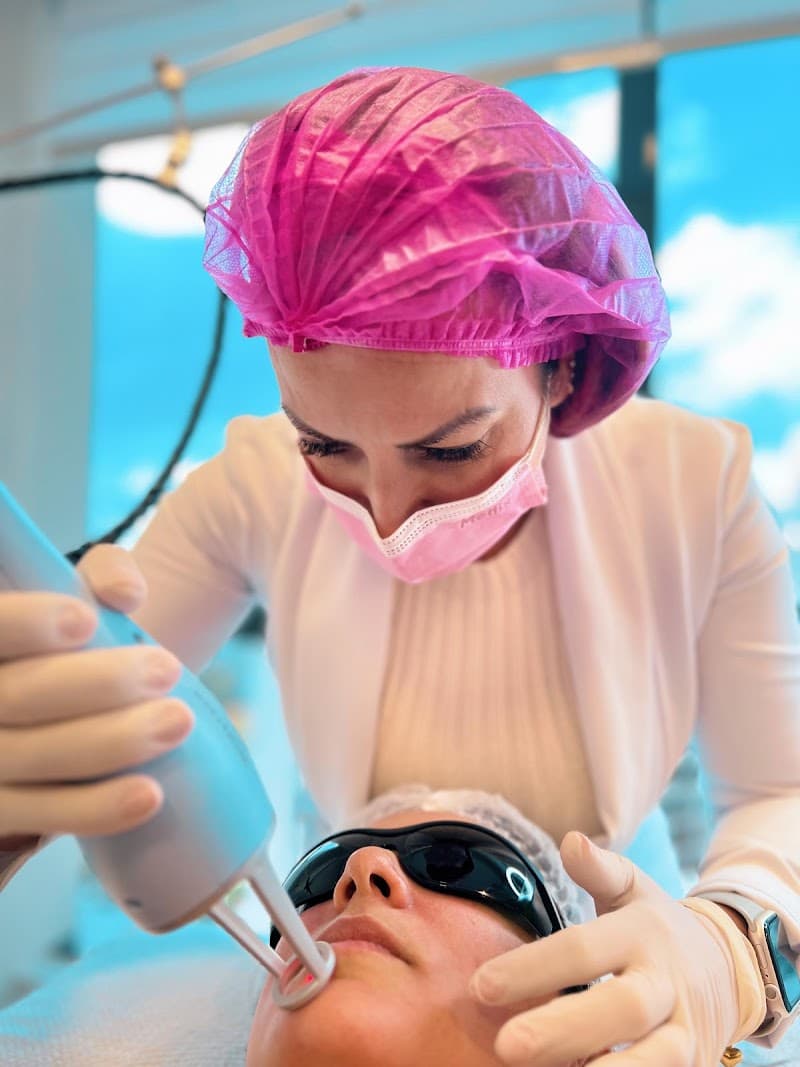 Valéria Santos Estética Dermatofuncional Curitiba photo