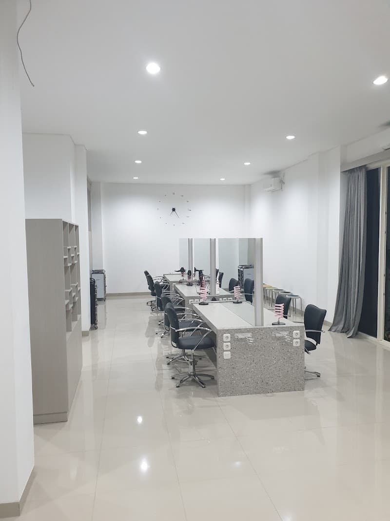 Vallerie Beauty Clinic Kota Kupang photo