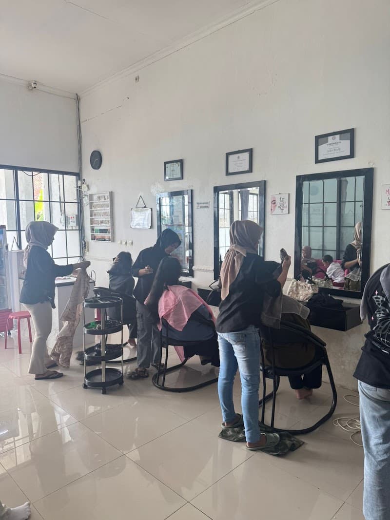 VE Salon Kebumen photo