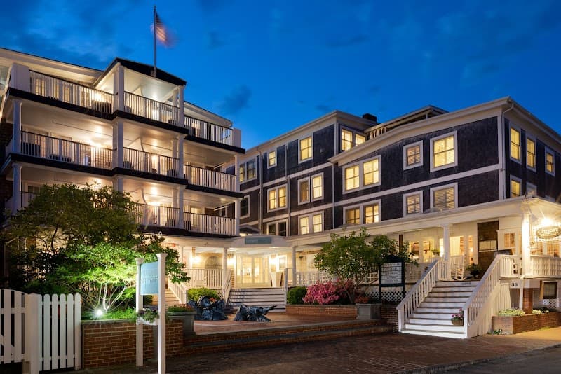 Vineyard Square Hotel & Suites Martha's Vineyard photo