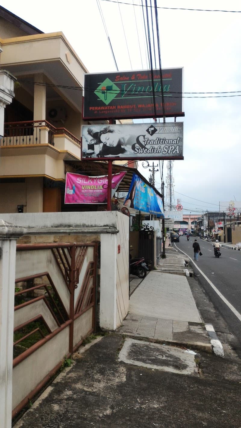 Vinolia Salon dan Toko Kosmetik Salatiga photo