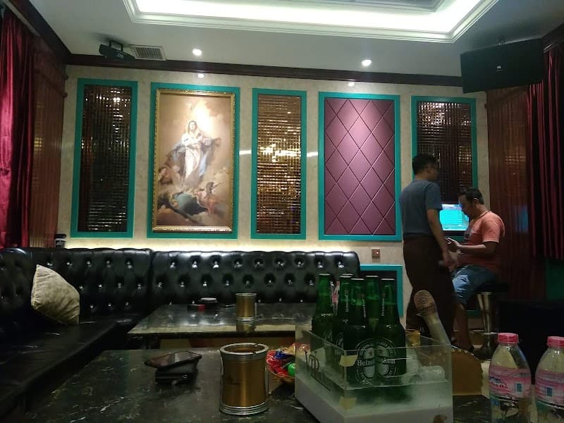 VIP Yangon photo