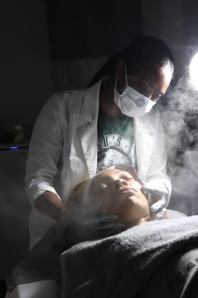 WE GLOW Skincare Charlotte photo