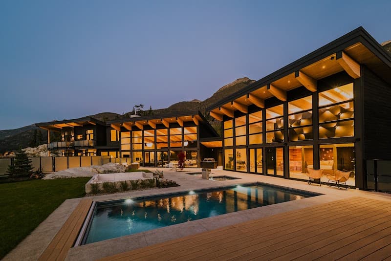 Wedge Mountain Lodge & Spa Whistler photo