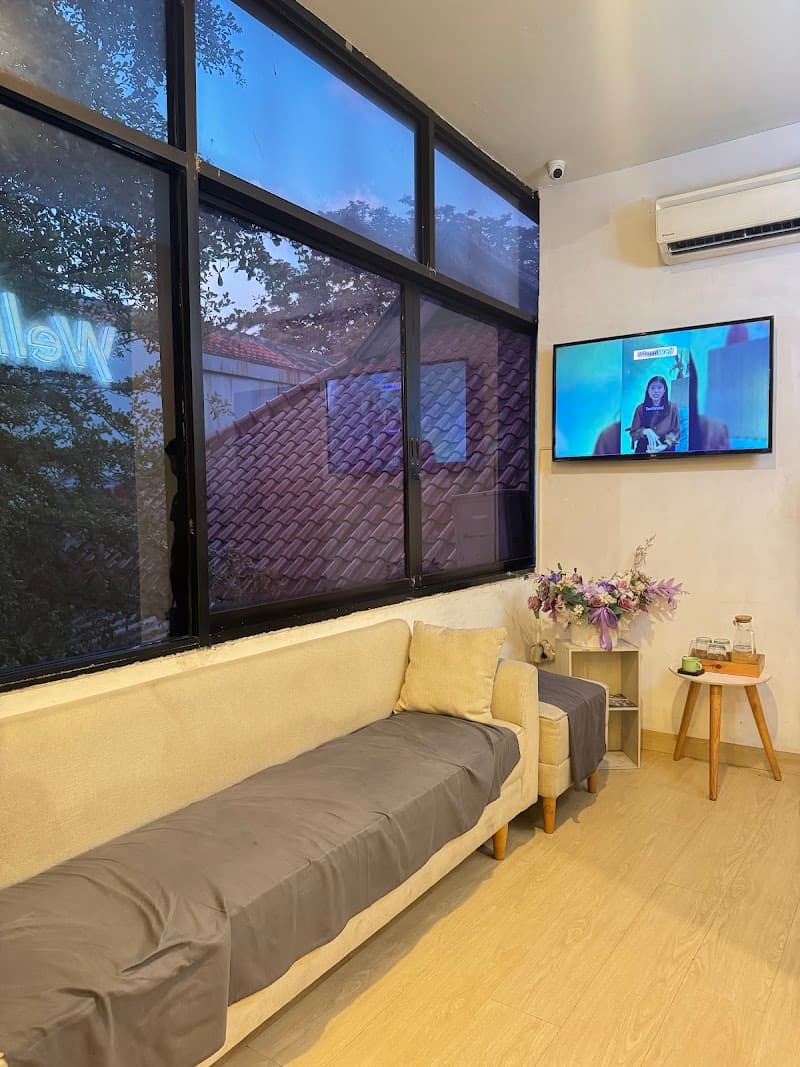 Well Family Massage & Reflexology Bandung photo