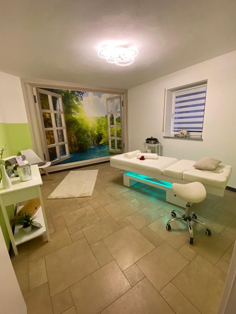 Wellnessoase Melanie Bergmann Steinefrenz photo