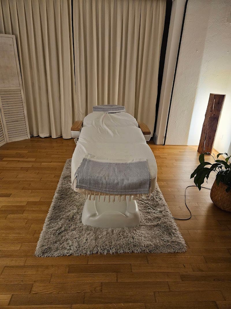 Weronika Czech - Körper und Seele Biel/Bienne photo