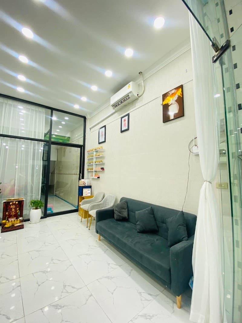 White Beauty Center Phum Mouy photo