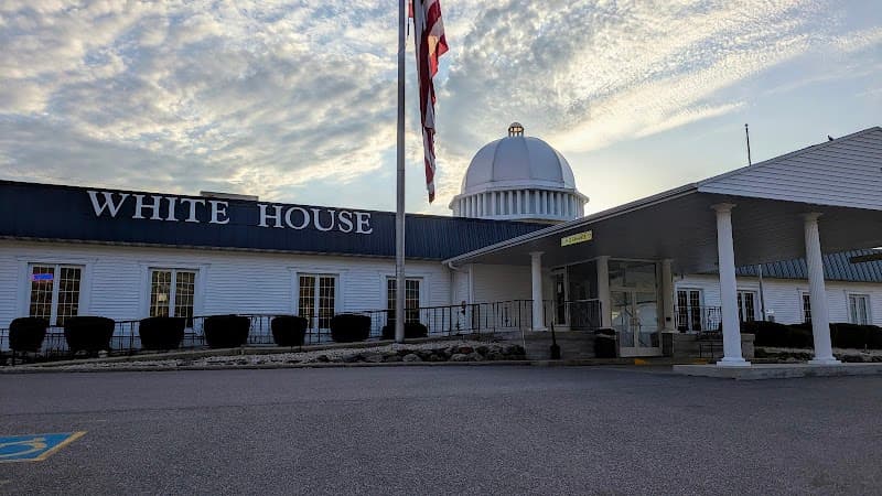 White House Salon Richland Center photo