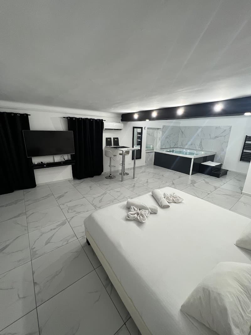 White Room Marseille photo