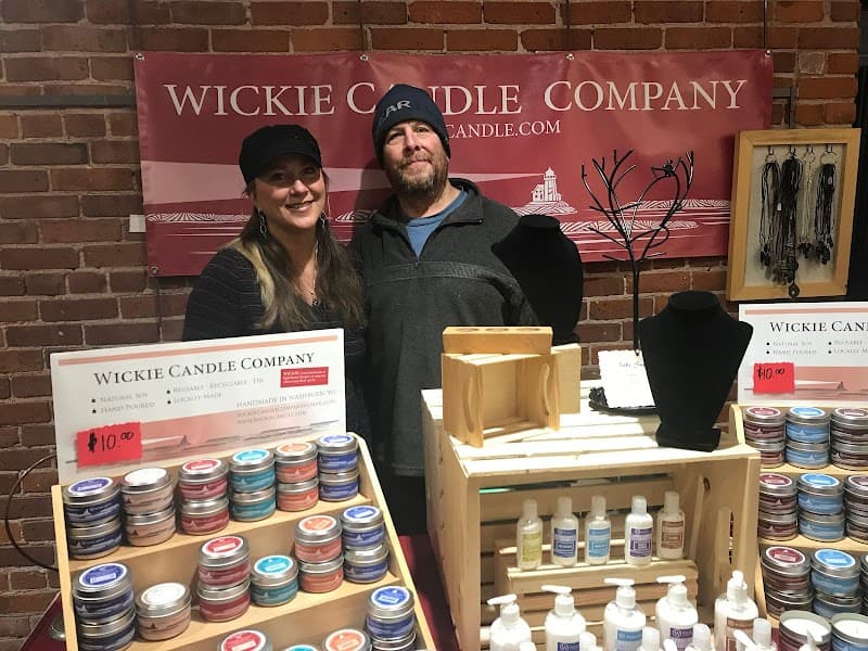 Wik-N-Wax Candle and Bath Beloit photo