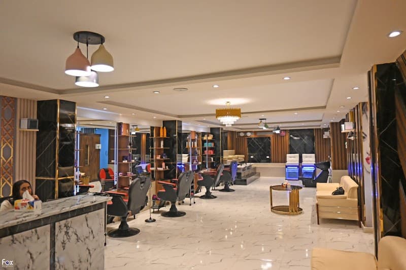 WoW Ladies spa D-104 Courtyard photo