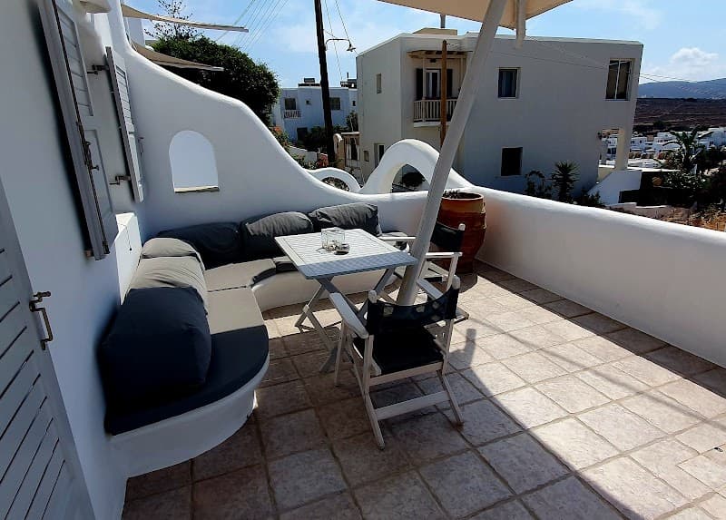 Yades Paros photo