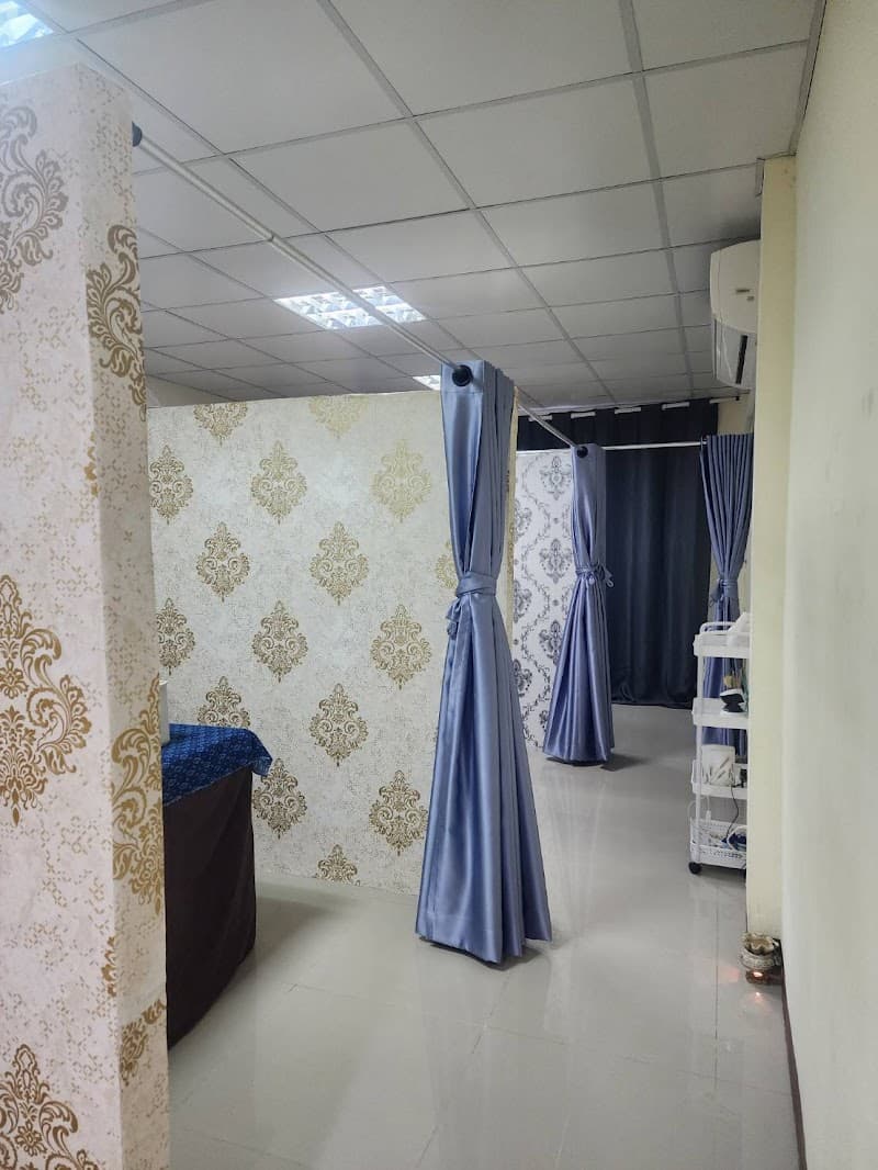 Yanisa Health Massage Bangkok photo