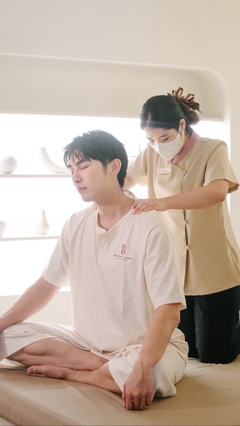 Yaowarat Massage Shop (DD Massage for Health) Pichaiyati Building 2nd Floor Bangkok photo