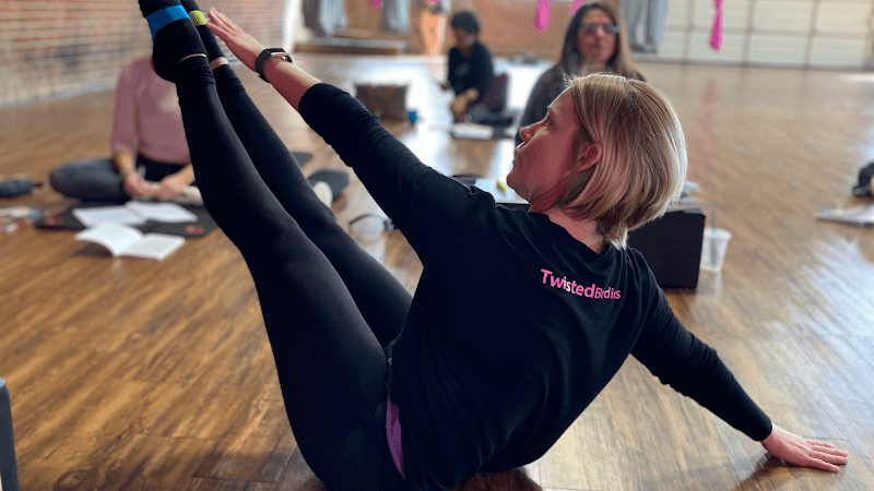 Yoga Twist Aubrey photo