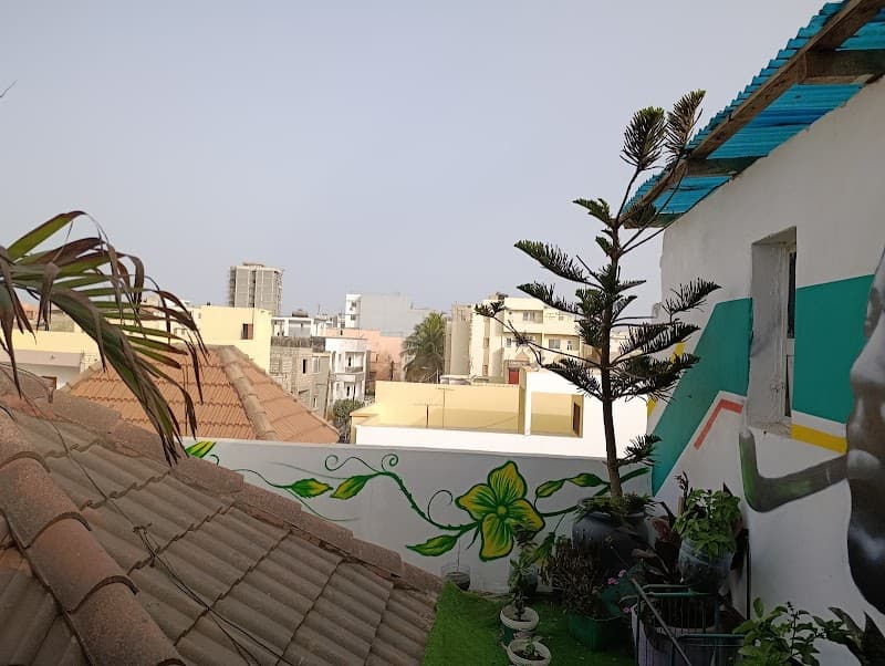 Yoshie House Dakar photo
