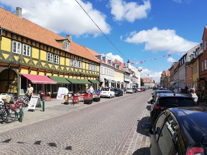 Zohné Køge photo